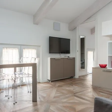Bellissimo E Moderno Bilocale 米兰